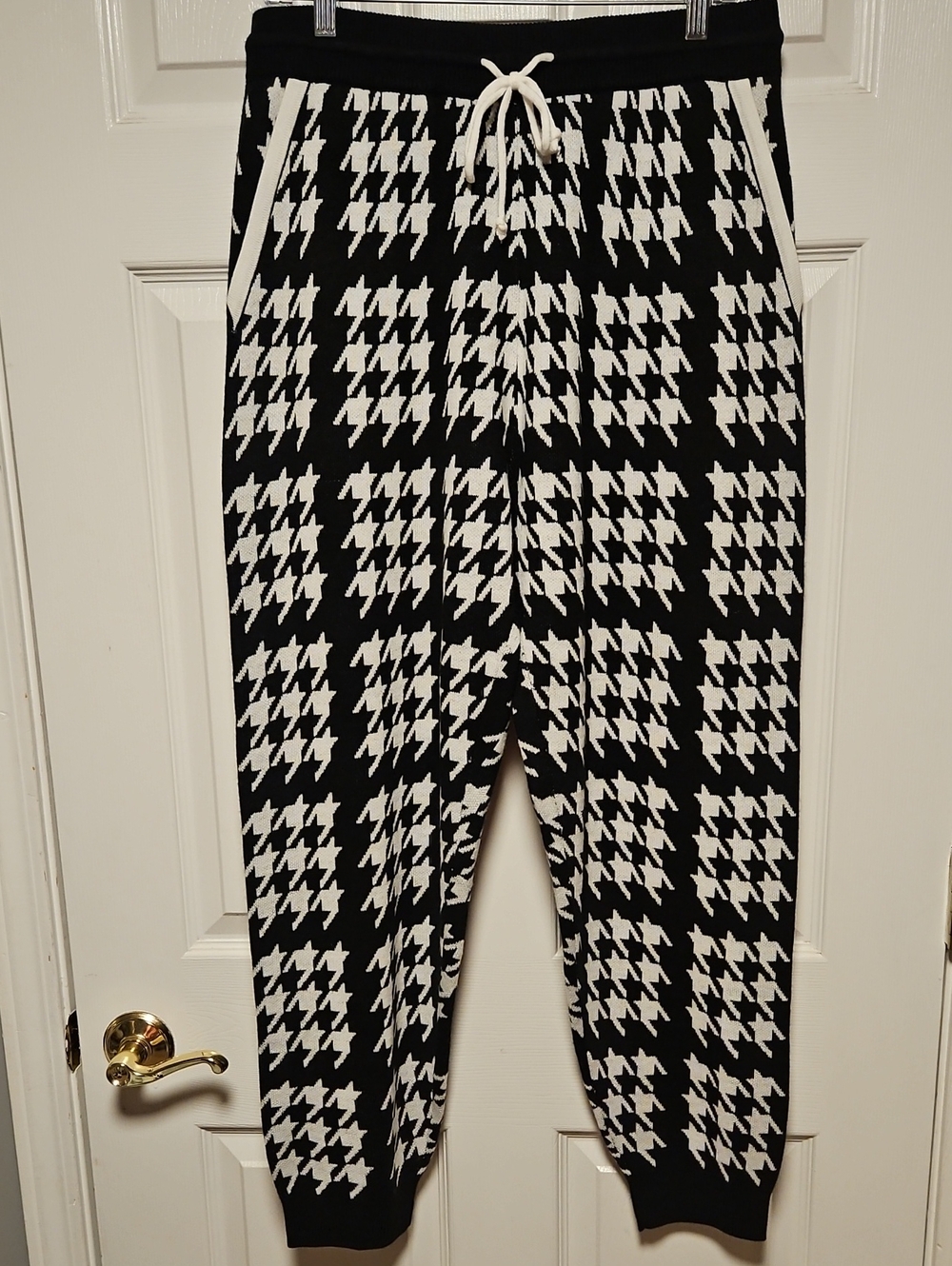 Crown & Ivy Houndstooth Knit Jogger Pants